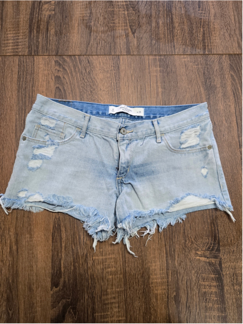 Women's Abercrombie & Fitch Distressed Jean Shorts Size 6 Light Blue